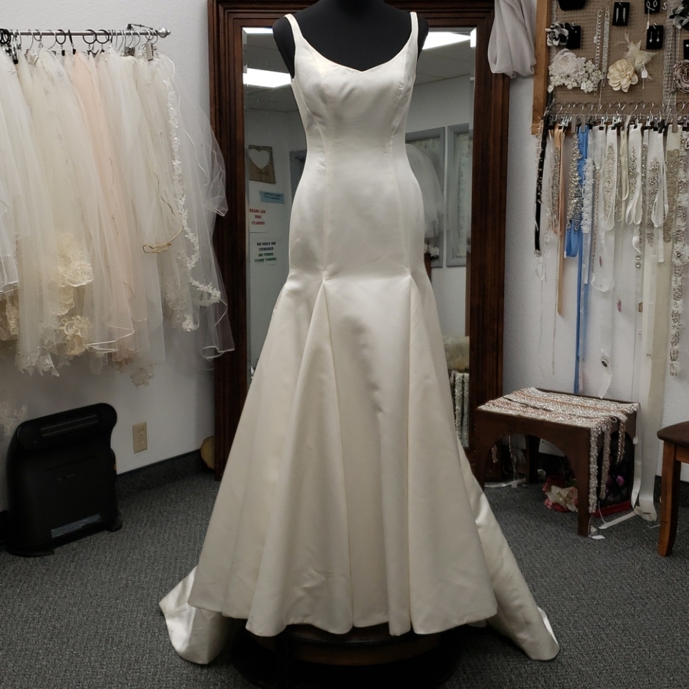 David's Bridal size 12, gorgeous satin gown NWOT